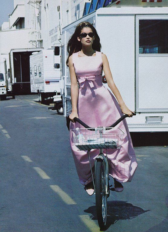 thesoftestaura's tweet photo. alexa demie for pop magazine (2022) channeling laetitia casta in vogue magazine (1995) ♡ https://t.co/emUapxXJ6M