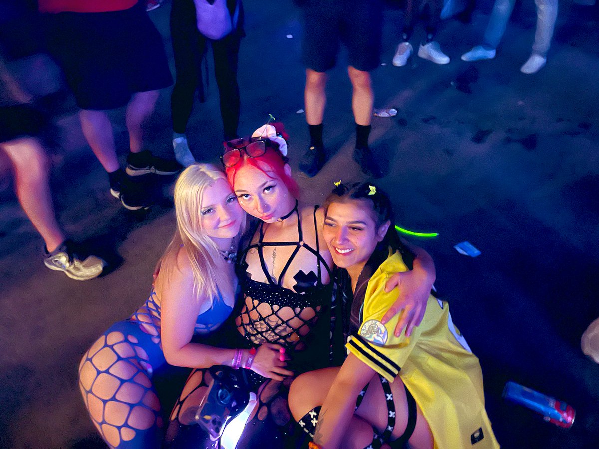 chloeejoeeyy's tweet photo. Bass canyon was literally a once in a lifetime experience, I don’t think I’ve ever been to a festival so fucking amazing lol. https://t.co/NE5cHqcdWD