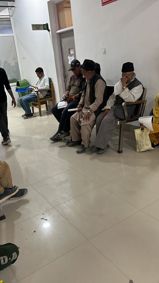 _KimRay's tweet image. Waiting……