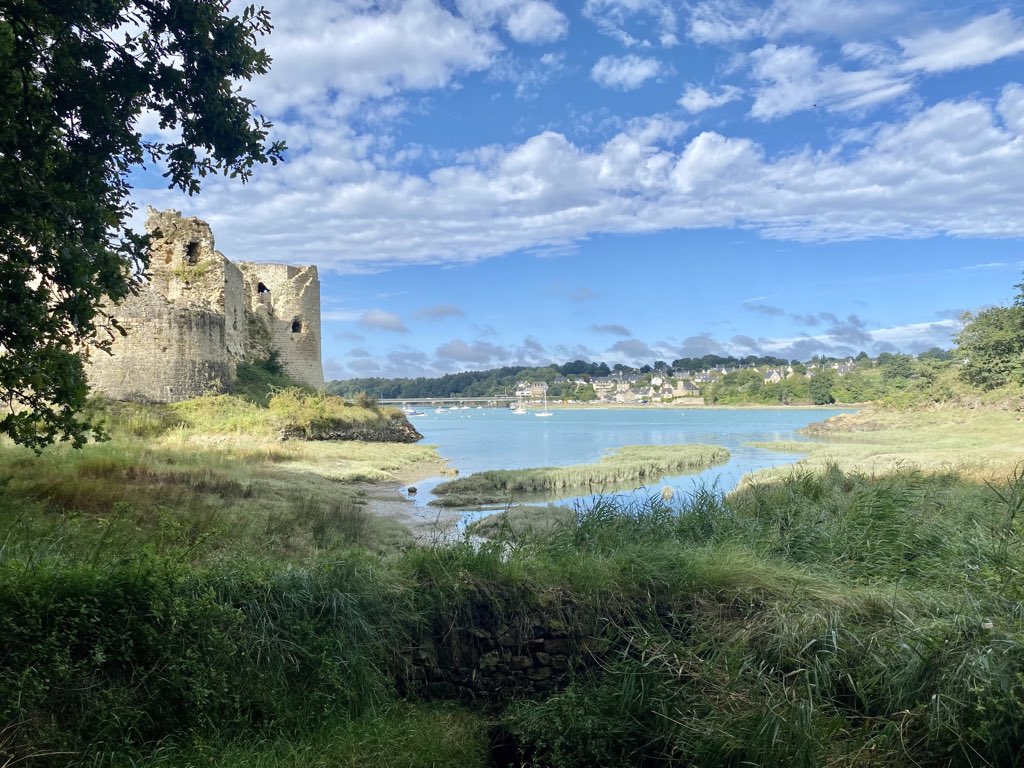 Dominiquepucini's tweet photo. Château du #Guildo hier matin #Crehen #cotesdarmor #Bretagne
https://t.co/LQQsoTW5hy https://t.co/Oj9o6Ex2GB