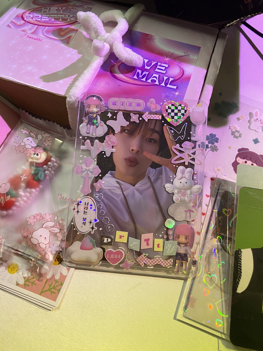 sunbbii's tweet photo. 🎂 𝙘𝙖𝙠𝙚 𝙞𝙨 𝙤𝙪𝙩 𝙛𝙤𝙧 𝙙𝙚𝙡𝙞𝙫𝙚𝙧𝙮 . . . 🍓 

𝙛𝙤𝙧: ʻ @chc_wn &amp; @_620chaerry ʼ 🍰 

just received the prettiest package !! 🎀 deco toplo from ate chic’s ga and apple hair clip designed by ate chic na ini-sdm ni aki sakin 💗 

#lovefromchic #chaerryfb #nabireceives https://t.co/zjoTxhnZdb
