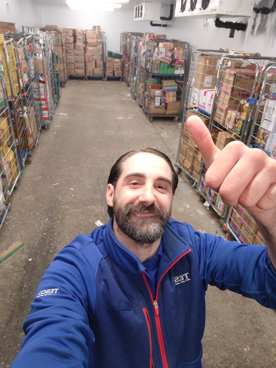 Gezallz's tweet photo. Morning thumbs up 
I had a cracking workout on frozen achieve the work happy with the results. 
All had a pleasant day 🇮🇹🐴😂🏁💪🏻✊🏻👍🏻👋🏻 https://t.co/iYzeZJlazT