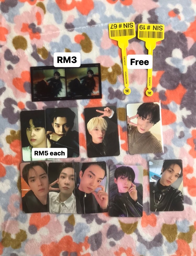 [WTS READY STOCK 🇲🇾] #pasartheboyz #pasartbz 

💌 TBZ BE AWAKE : ROAR

✅ Younghoon/Q - RM10 each
✅ Eric - RM8
✅ Kevin/Haknyeon/Jacob- RM5 each

📌 Price exc postage ( RM8 WM ).
📌 DM me on TELEGRAM @/qillarusman if interested.