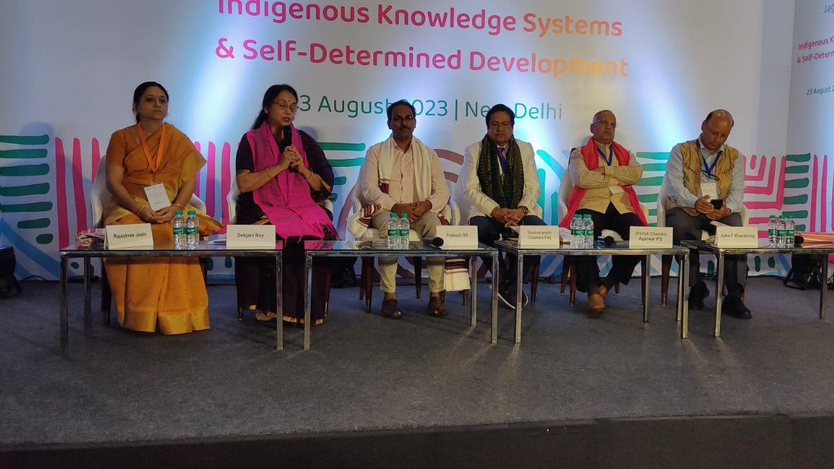 IBC_PF's tweet photo. The second session is diving deeper into the role of institutions, academia, and individual experts in documenting and archiving traditional healing practices in 'Institutions & Ethnomedicine'. #indigenousknowledge4dev #jagarseries https://t.co/robKstxUMt