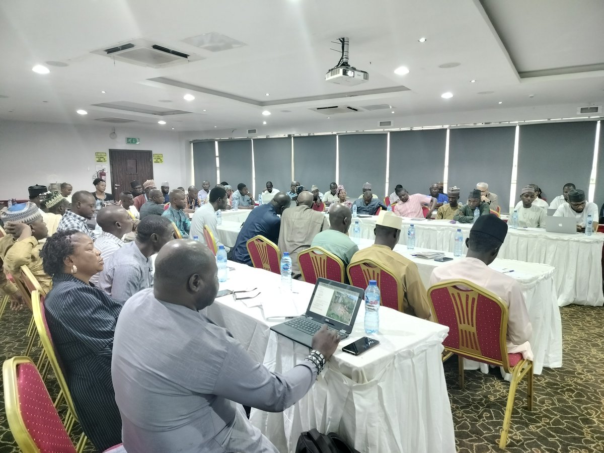 The_Jaeson's tweet photo. I joined the team of Epidemiologists &amp; Environmentalists from government &amp; partner agencies to facilitate the Review Meeting for Environmental #Disease Surveillance &amp; its optimization as a journey towards zero #polio-variant virus in Nigeria. #VaccinesWork #HealthForAll https://t.co/vNiD7kz0uR