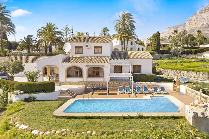 andytheedom's tweet image. Such a lovely villa with amazing views to finish off the summer holiday … #spain #javea #villamellissa #summerfun