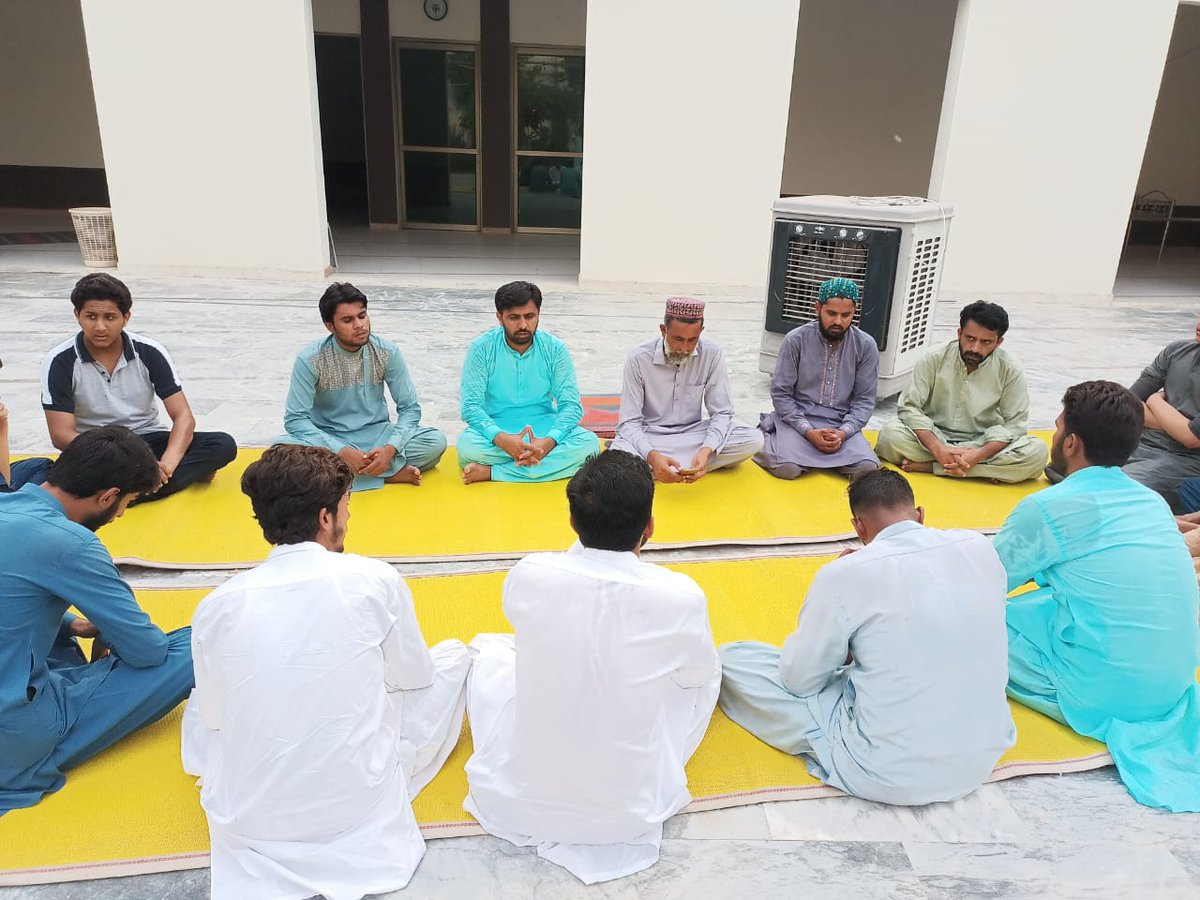 MSMSPUNJAB's tweet photo. مصطفوی سٹوڈنٹس موومنٹ ضلع ملتان کی طرف سے ہفتہ وار سٹدی سرکل کا انعقاد کیا گیا ۔
جس میں خصوصی شرکت راشد مصطفوی صدر MSM جنوبی پنجاب نے کی۔
@Rashidmustafvi2 @MSMPakistan_ #MSMSouthPunjab #MSM #MSMPakistan #MSMMultan https://t.co/laTJ7MpBk2