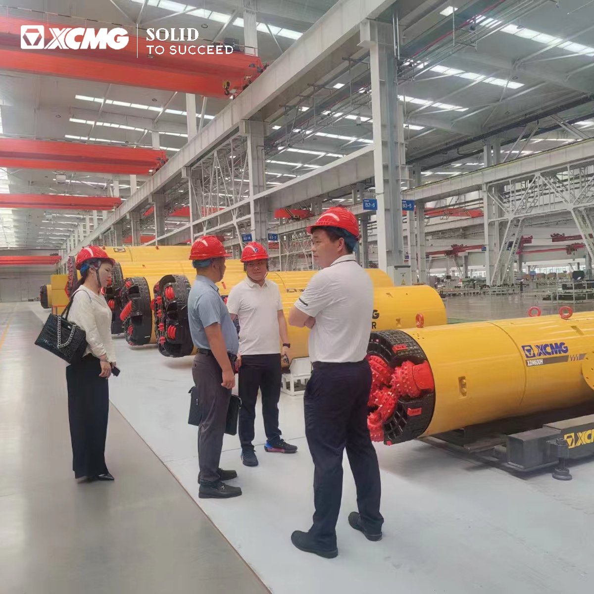 xcmg_foundation's tweet photo. #TogetherwithXCMG Our beloved @XCMGGroup customer visiting and consulting about Pipe Jacking with XCMG Foundation ✌️ #sollidtosucceed #XCMGFoundation #XCMG #pipejacking https://t.co/wlUUtpb29B