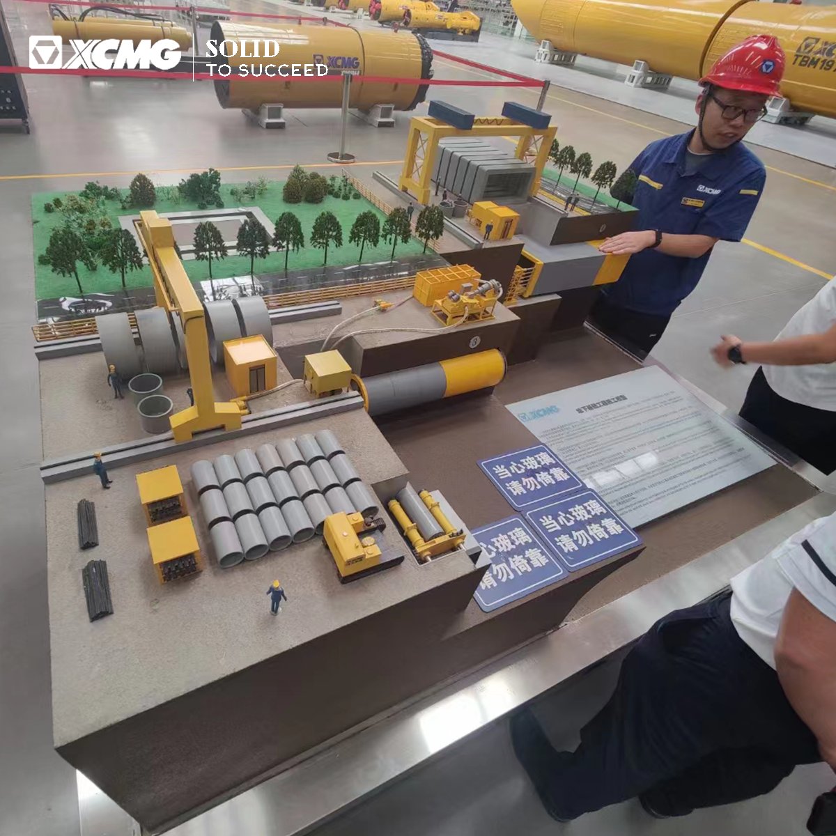 xcmg_foundation's tweet photo. #TogetherwithXCMG Our beloved @XCMGGroup customer visiting and consulting about Pipe Jacking with XCMG Foundation ✌️ #sollidtosucceed #XCMGFoundation #XCMG #pipejacking https://t.co/wlUUtpb29B