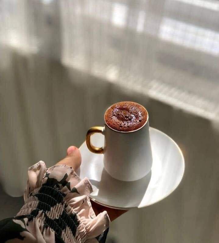 ⁧ صباح Iلخير ⁩
 ،ثم إن  
 لذّة حكايات الصّباح ☀️
 تبدأ بـ كوب قهوة  ☕️🤍🎼
#فرح_الأسد 
🤎