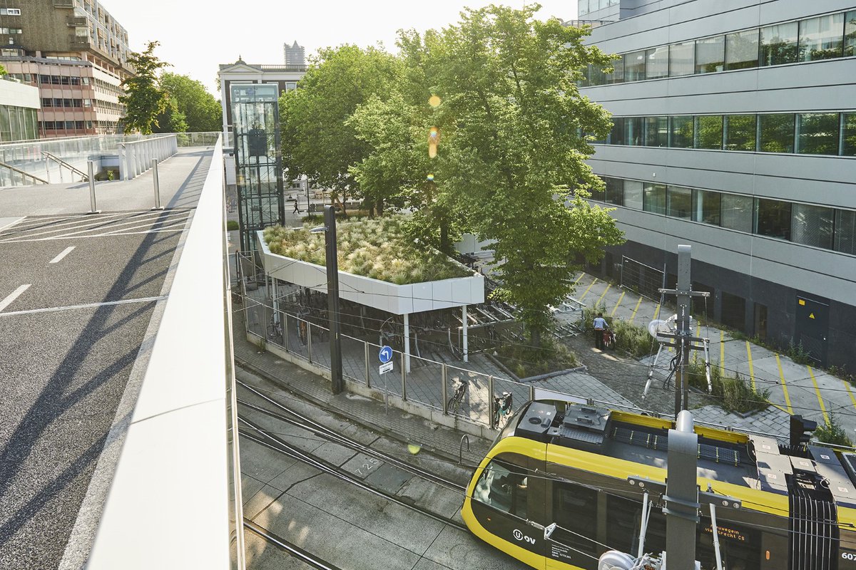 🚴‍♂️ Trots op onze fietsenstalling naast drukste spoor in NL! Samen met COARE Realisatie bouwden we veilig en duurzaam. 🌱 #Fietsenstalling #Duurzaamheid #Samenwerking vaneestaal.nl/referenties/ee…