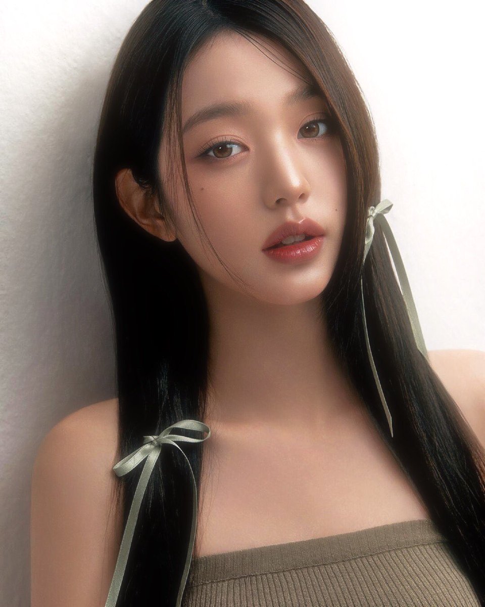 fairywonyo's tweet photo. wonyoung for hapa kristin https://t.co/chHQT5k4Mq