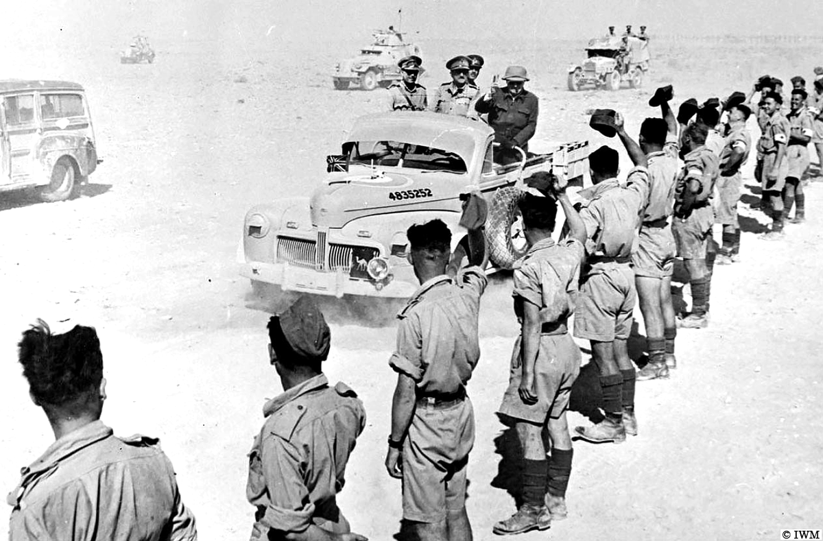 rgpoulussen's tweet photo. #OTD in 1942, North Africa. Winston Churchill greeting men from 4 Queen's Own Hussars. #WW2 #HISTORY https://t.co/eSFINxiMB9