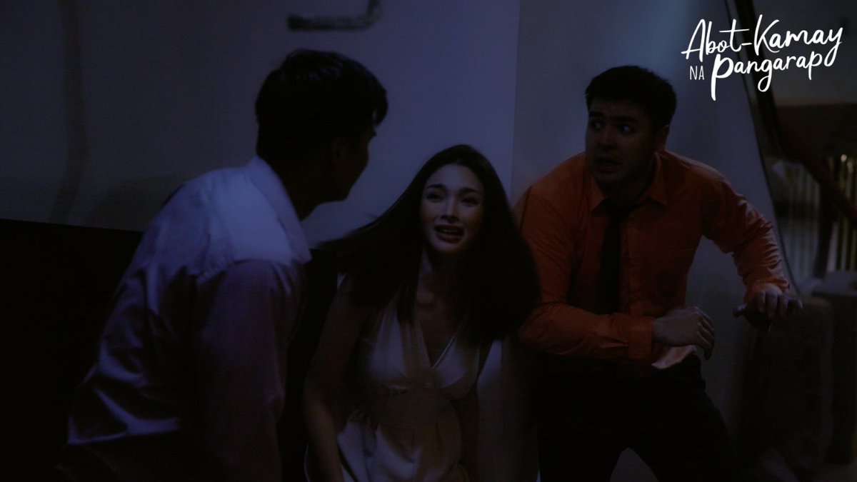 GMADrama's tweet photo. Yayanig ang isang lindol ngayong hapon sa #AbotKamayNaPangarap! Maging ligtas kaya sila? 😰 

#AKNPLindol #AbotKamayNaPangarap https://t.co/v9anRJmnpW
