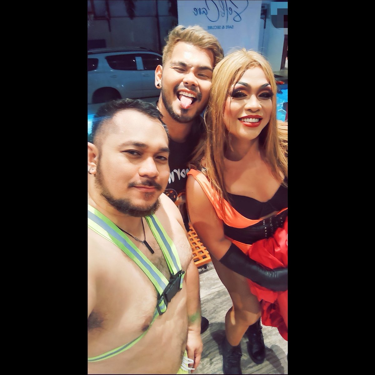 PinoyBearSide's tweet photo. Wacky shots muna tayo @WeAreHappyBears with Queen @DeeDeeMarieH and @ichidzaddy

#BDCCLoveNPride 
#NeverGoSolo https://t.co/6UWxcb2z2K