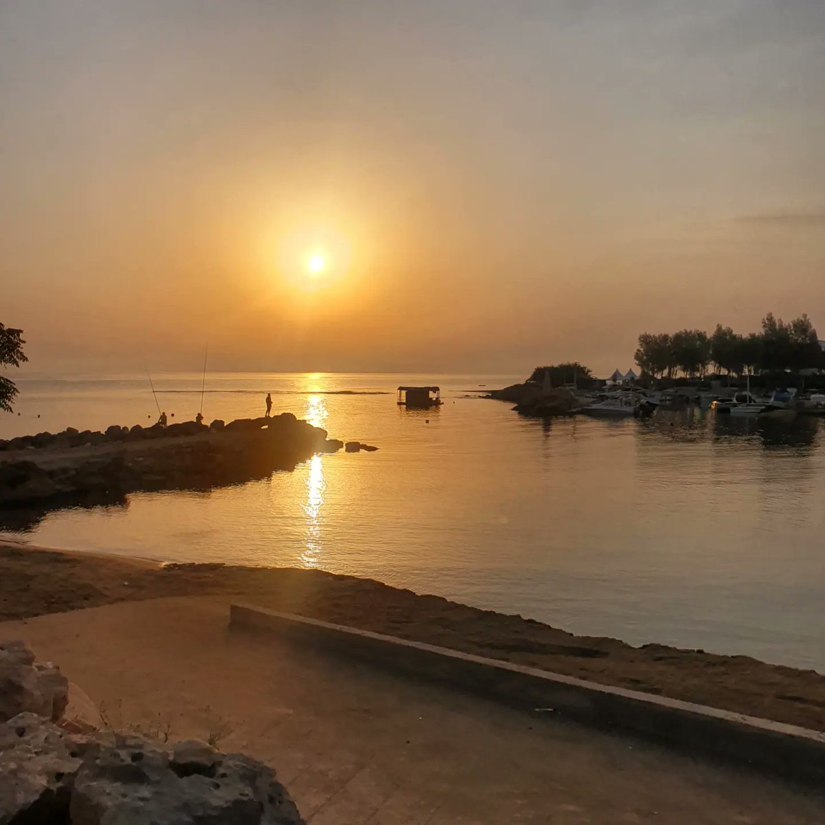 kopiaste's tweet photo. Stunning views of #Protaras bays during my holiday morning runs. People fishing, others walking, and some exercising in the water, with friends. A great sense of tranqullity and relaxation, a true bliss! 

I wish my daily life was more like this. #travel  #beach #mentalhealth https://t.co/i4yA7COfQx
