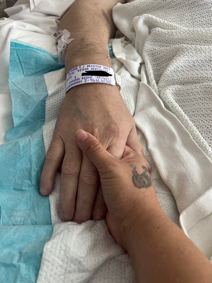 KarnivalofKhaos's tweet image. Now you and mom can Rest In Paradise together ❤️😢 mom didn’t waste anytime to come and get you dad, I love you so much and please give mom a big hug and kiss for me when you see her. #FuckCancer #RestInParadise