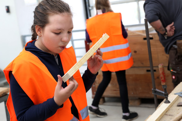 Zukunftstag (@zukunftstag) on Twitter photo Los gehts! In den nächsten drei Wochen öffnen die Anmeldefenster für den #Zukunftstag in der Deutschschweiz. Zu den Angeboten: nationalerzukunftstag.ch/angebote
#Seitenwechsel #Berufswahl #Gleichstellung #Berufsbildung #Nachwuchsförderung #Schweiz Los gehts! In den nächsten drei Wochen öffnen die Anmeldefenster für den #Zukunftstag in der Deutschschweiz. Zu den Angeboten: nationalerzukunftstag.ch/angebote
#Seitenwechsel #Berufswahl #Gleichstellung #Berufsbildung #Nachwuchsförderung #Schweiz