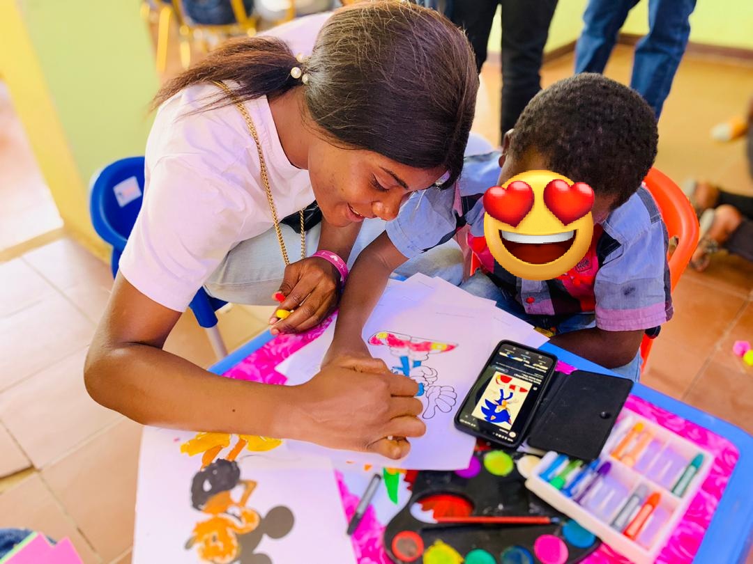 MukendiAndy1's tweet image. Après des années de travaux et des mois de formation, le programme d'assistance psychologique des #enfants #souffrant de #cancer en RDC a été mis sur pied le samedi 19.08.2023 aux Cliniques Universitaires de Lubumbashi, par notre organisation @ACDAsbl 

@DeboraK_RDC
1/3