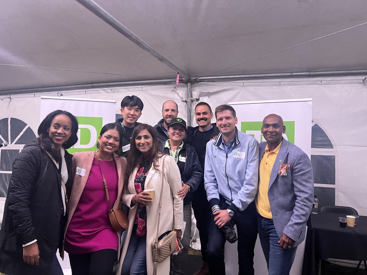 GelilaMast's tweet photo. Unbelievable time at @GlobalFest YYC  🎆 #portugal  lit up the sky with an incredible fireworks display that left us amazed! 🌌 #TD #presentingpartner .  Rain or shine the show must go on.  Pleasure to host @AlRamsay at this incredible festival of light 
 🥂 🍿 #TDproud https://t.co/fVQFSJDXpf