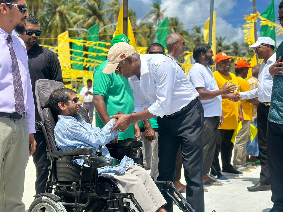 shaahid_96's tweet photo. @MDPSecretariat Riyaasee candidate Raees @ibusolih campaign dhathurufulhugetherein Raa #kinolhas ah vadaigathun..
#RiyaaseeInthihaabu2023
#Election2023
#kinolhas2023 https://t.co/sGJlJtgoxS