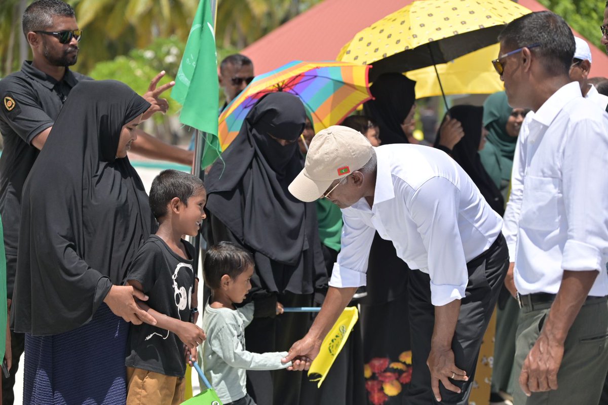 shaahid_96's tweet photo. @MDPSecretariat Riyaasee candidate Raees @ibusolih campaign dhathurufulhugetherein Raa #kinolhas ah vadaigathun..
#RiyaaseeInthihaabu2023
#Election2023
#kinolhas2023 https://t.co/sGJlJtgoxS