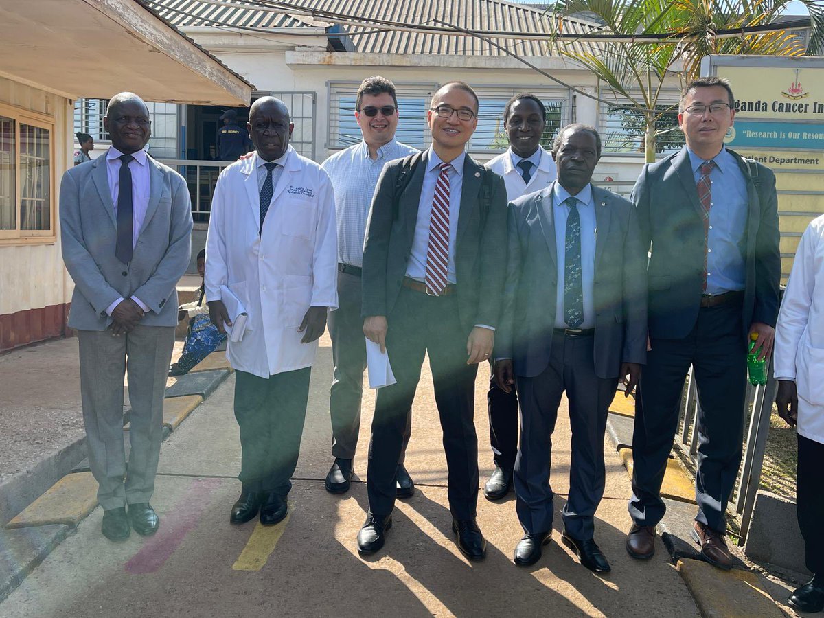 Visited <a href="/UgandaCancerIns/">Uganda Cancer Institute</a> with Drs. Gay and Sun. Truly strong team work sponsored by <a href="/McDonnellAcad/">McDonnell International Scholars Academy</a> and with the support of the leadership of @WashURadOnc takes UCI from 2D to VMAT in 3 years.