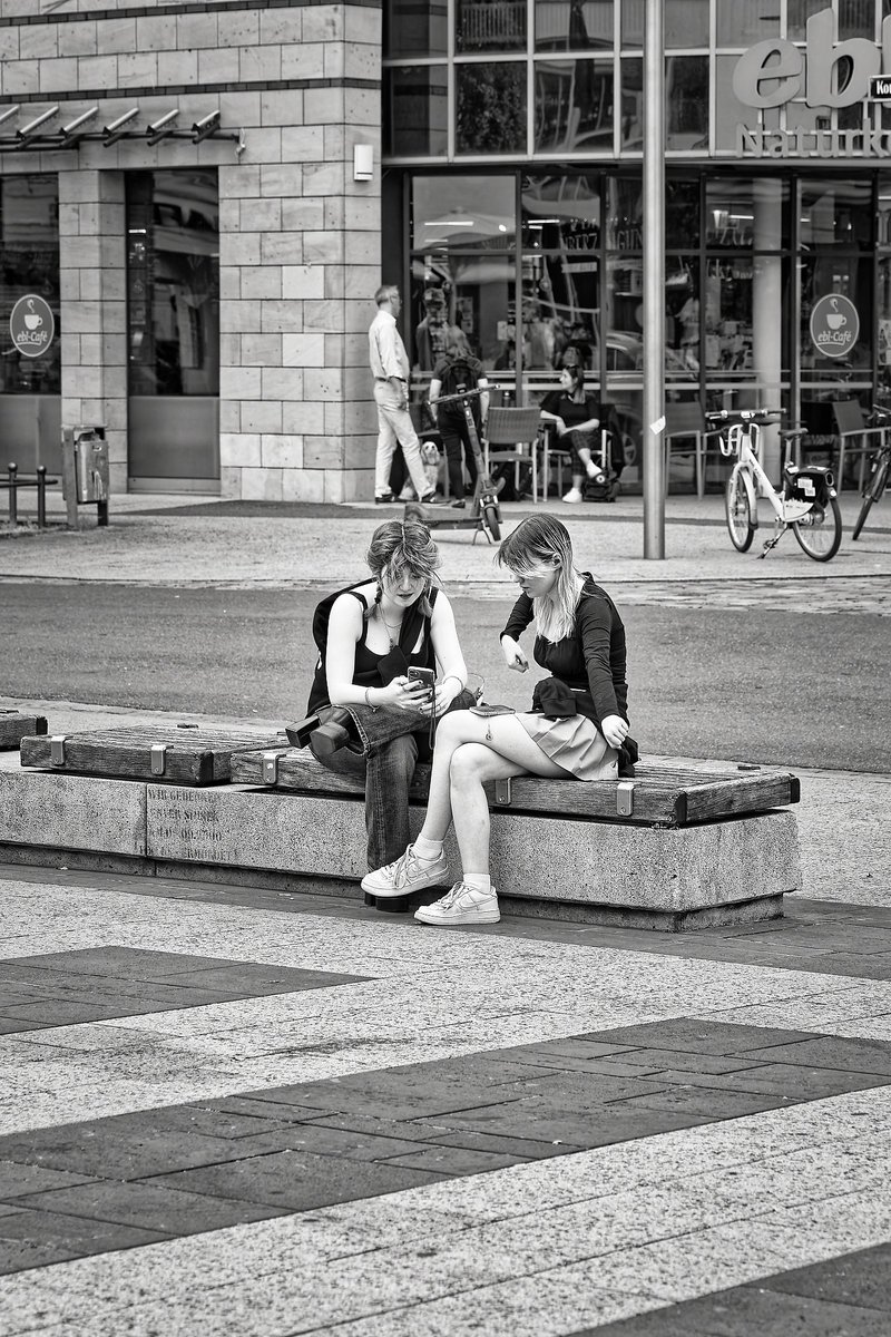 bernard_noffels's tweet photo. Conversations! #georgbernoff #bernoff #streetphotography #bnwphotography #humaninterest #documentaryphotography #travelphotography #Germany https://t.co/IjdEqm8L6c