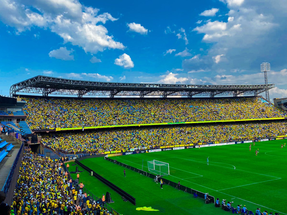 ThatoDidintle's tweet image. Another Beautiful day to watch Mamelodi Sundowns in Action. ❤️ Goodmorning Masandawana💙💛💚 #KBY