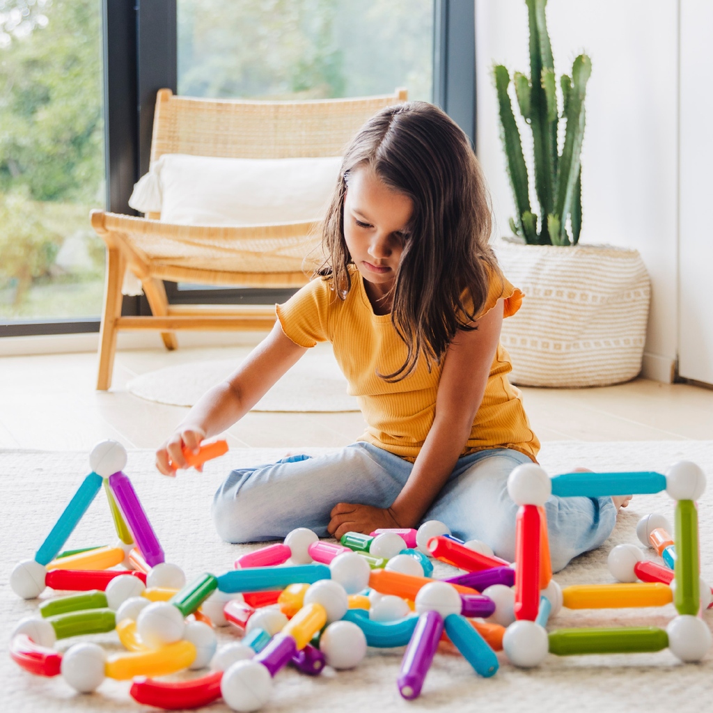 Builder: Discover the magnetic world of SmartMax with this 20-piece set!❤️‍🔥
l8r.it/Fh81
.
.
.
#SmartMax #magnetictoys #toddlertoys #buildtoys #constructiontoys #preschooltoys