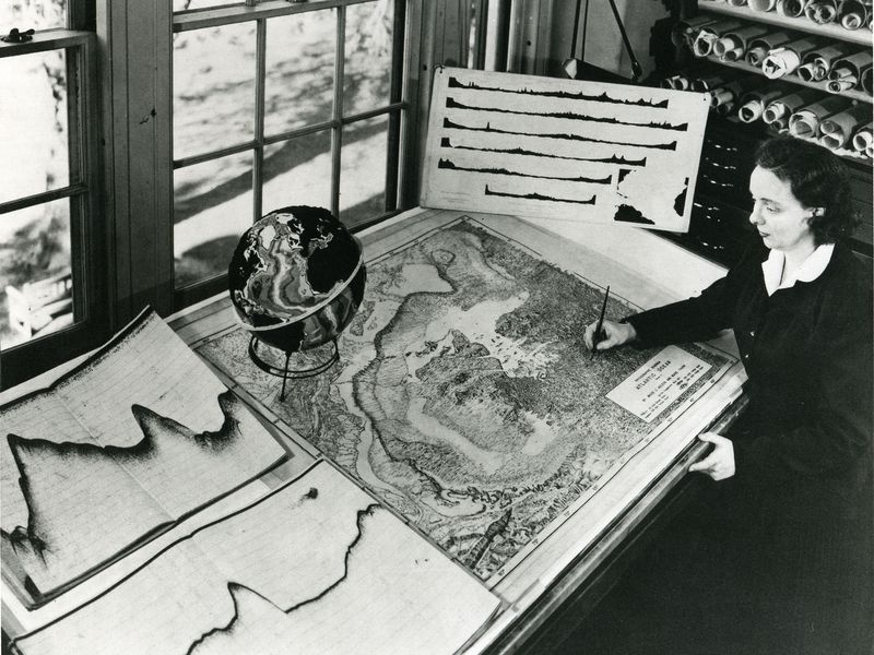 Celebrating the life and work of amazing oceanographer and geologist Marie Tharp. Tharp helped create the first ocean floor map, proving that it was not just the flat surface most people believed it to be. She died #OTD 14 years ago. #WomenInSTEM