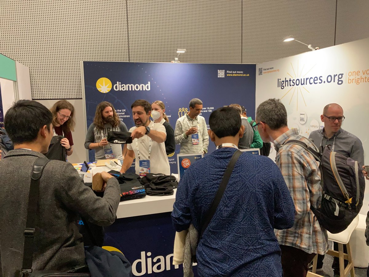 Diamond Light Source tweet media