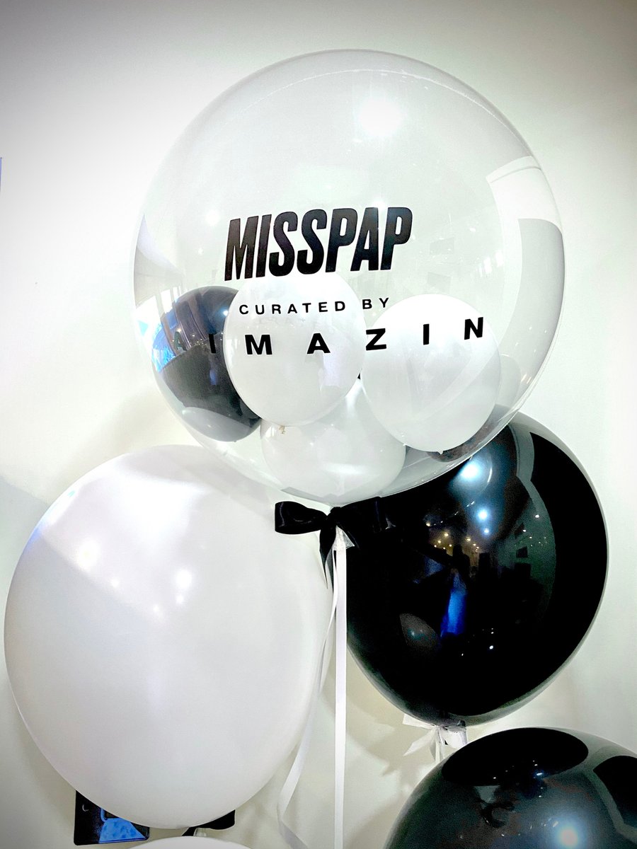 Stylish monochrome balloons are a popular choice for corporate events and product launches. We have a multitude of options that can be personalised to suit. Check out the options on our website.

#corporateevents #officedecor #brandedballoons #balloonarch #wowfactor #ballooninsta
