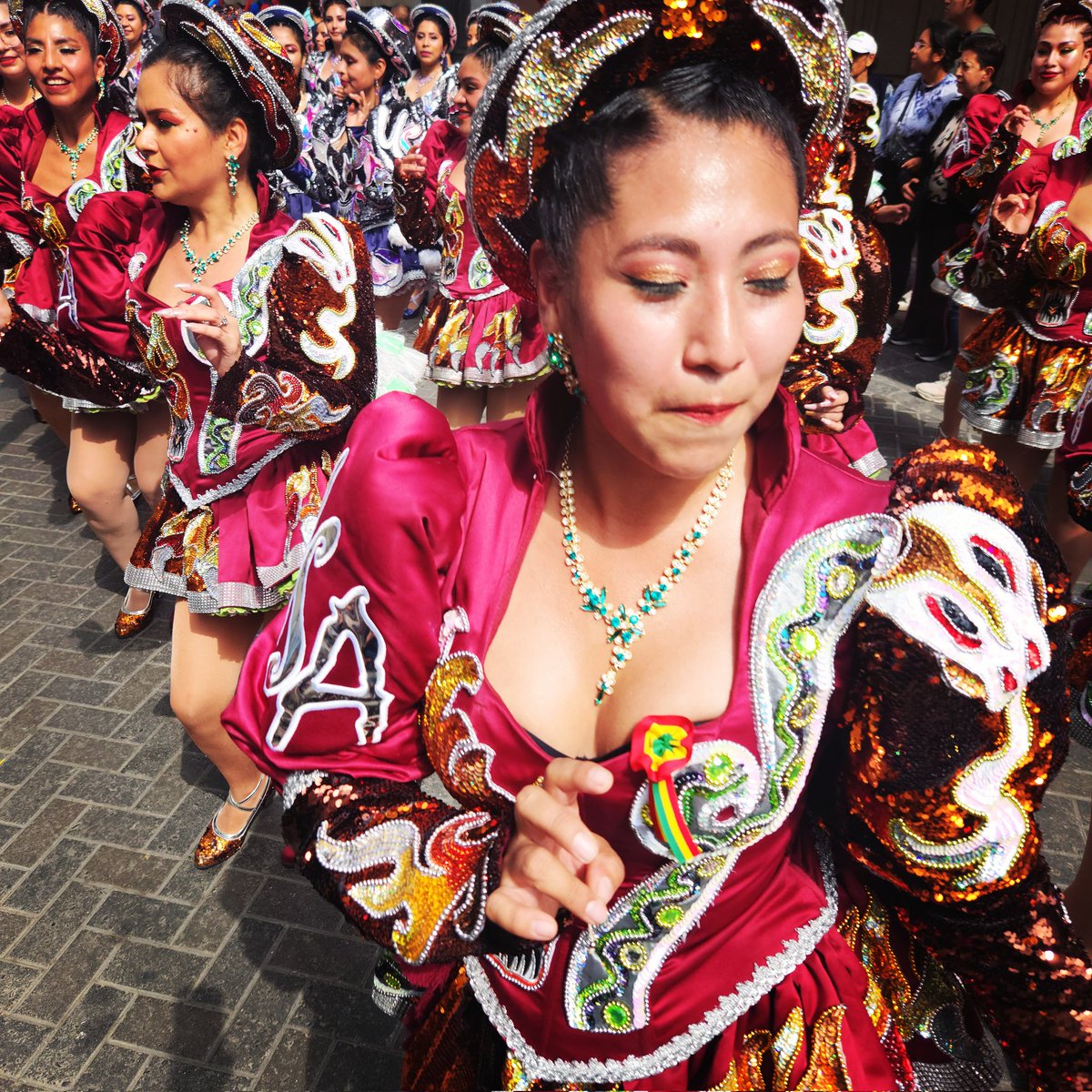 andrade911's tweet photo. 🇵🇪 Perú ¡Un arte de infinita variedad Danzas Originarias, Caporales Peruano y Color Photo by #andrade911 
#caporales #caporalesperu #dance #photography #photooftheday
 #streetphoto #streetphotography https://t.co/02kRPXrETX