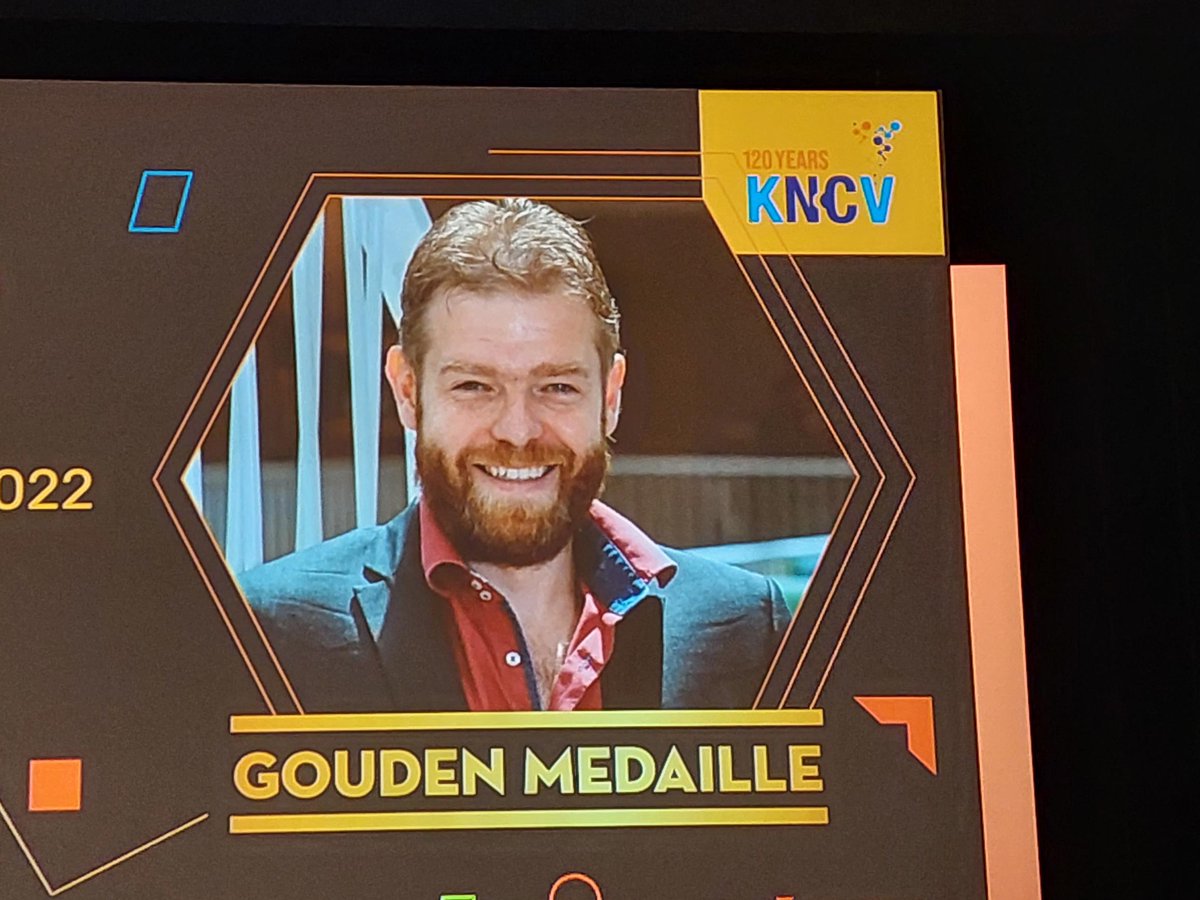 LED3hub's tweet photo. Congratulations to our @LED3hub member @GJPvWesten on receiving the very prestigious Gold Medal of @KNCVchemie #IUPACCHAINS2023 @IUPAC2023, which is awarded for groundbreaking work in chemistry under the age 40. He is awarded for his groundbreaking work on AI in drug discovery. https://t.co/7zCM49ibVm