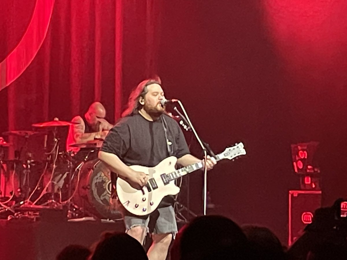 Dwalte66's tweet photo. @WolfVanHalen Tucson ROCKED!! Rocked so hard the ceiling was falling down!! \m/ https://t.co/IBLSea8ShN