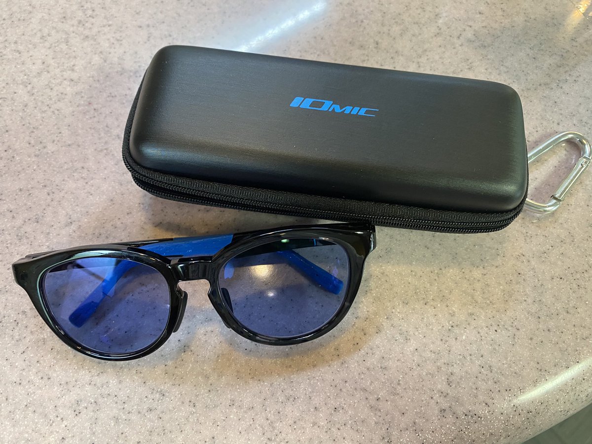 matsumura999's tweet image. サングラスいただきました！
テンプルと鼻あての部分がゴルフのグリップで有名なIOMIC製です。
ホールド感が素晴らしい。(^^)v
#IOMIC