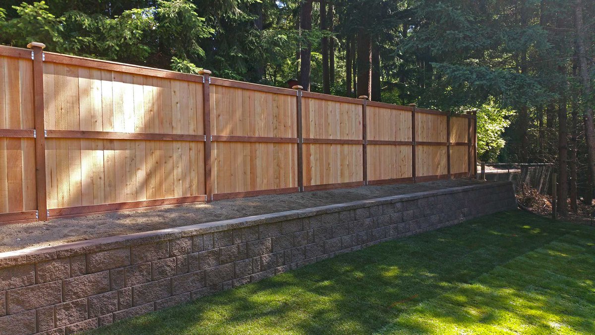 This 3 foot retaining wall with 6 foot fence created privacy and cut down on noise and light pollution from the road behind this Lacey property. Let us help out your home or property with a fencing solution that works for you!

#fencedesign #laceywa #ajbservices