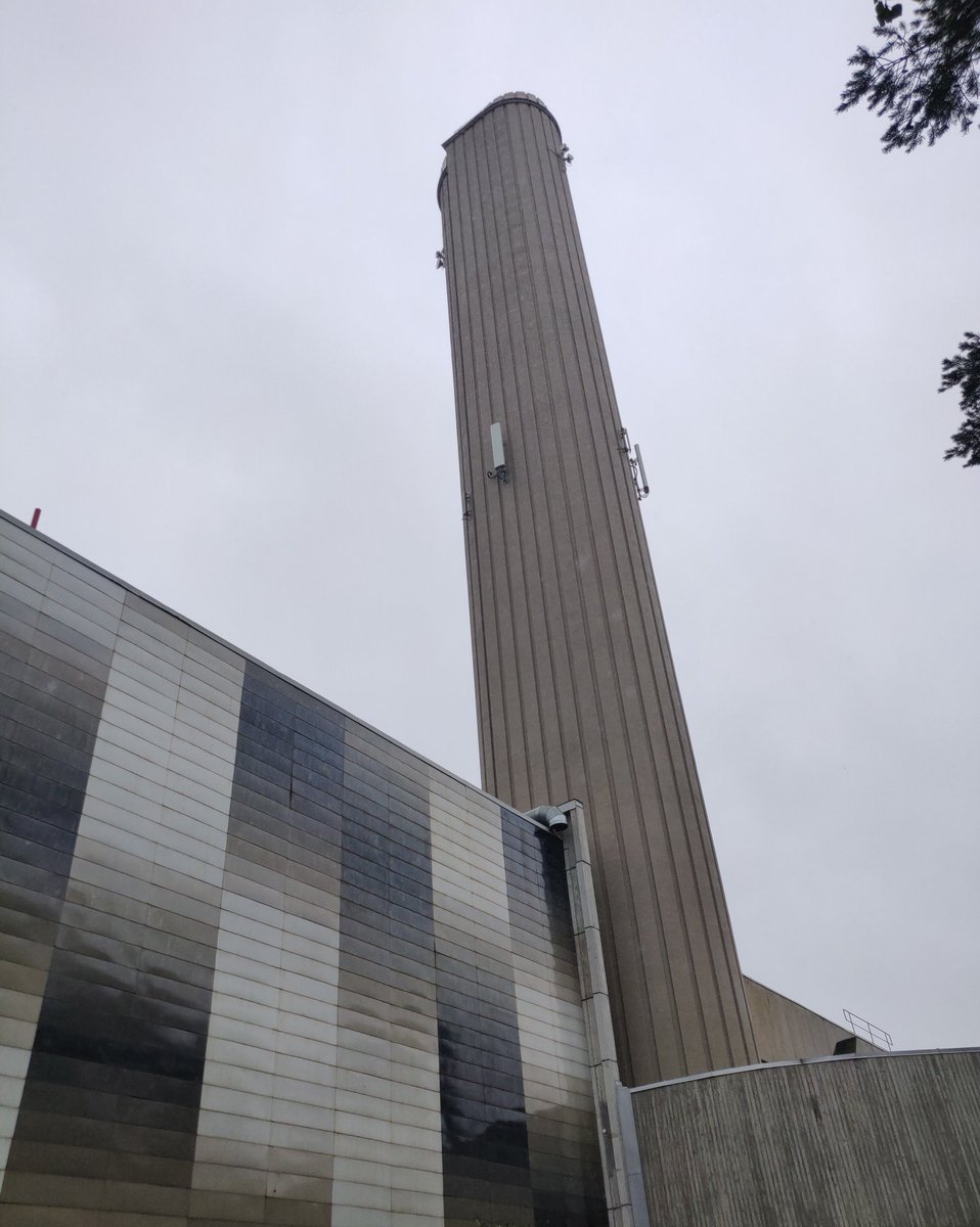 tallbarken's tweet photo. Industriporr: Värmeverket på Ålidhem #ålidhem #umeå #umeåenergi #industrilandskap #konstverk https://t.co/IzCwevkaoq