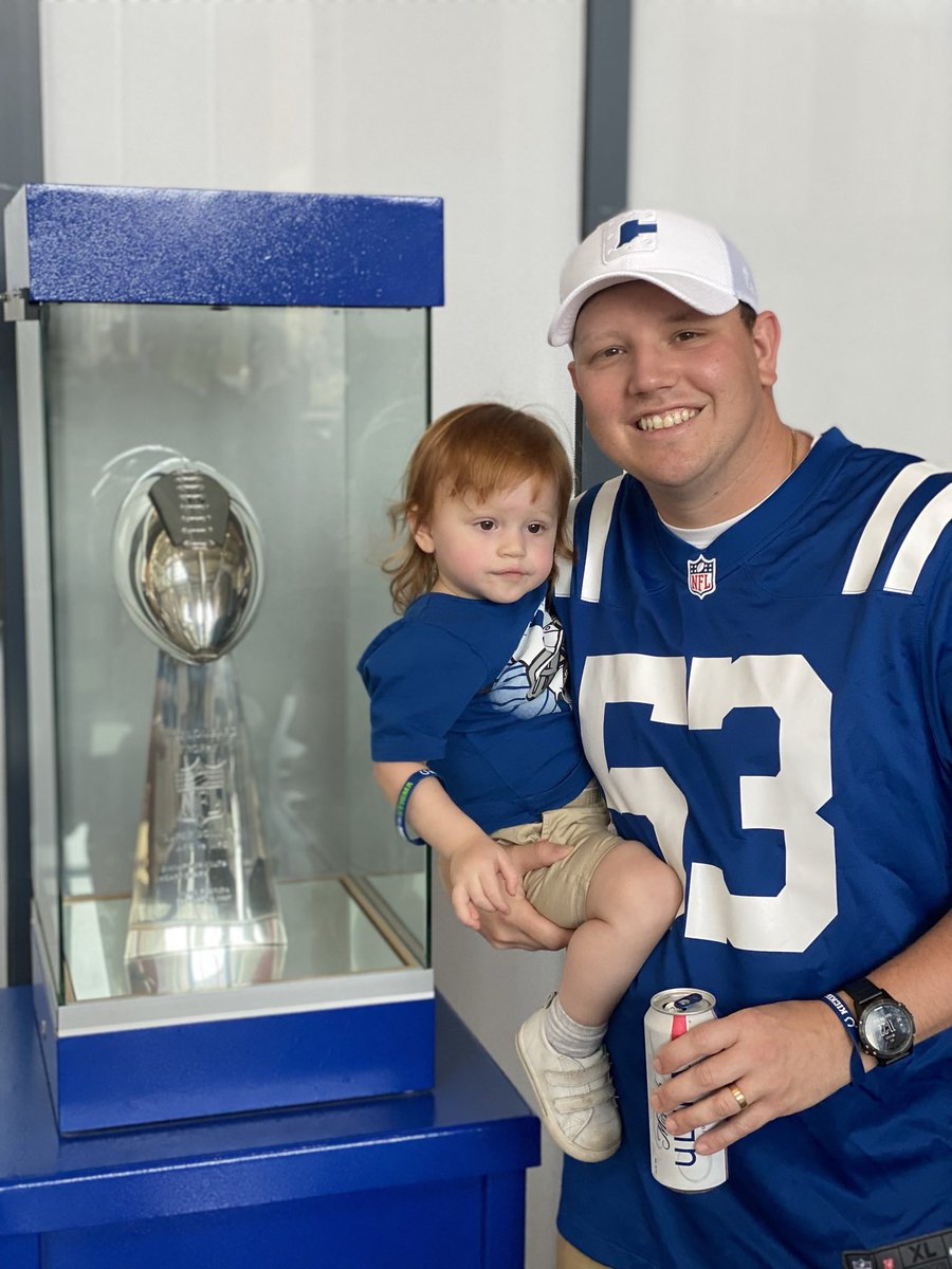 blundermifflin's tweet photo. @JimIrsay @Colts https://t.co/NNOk1dcTaX