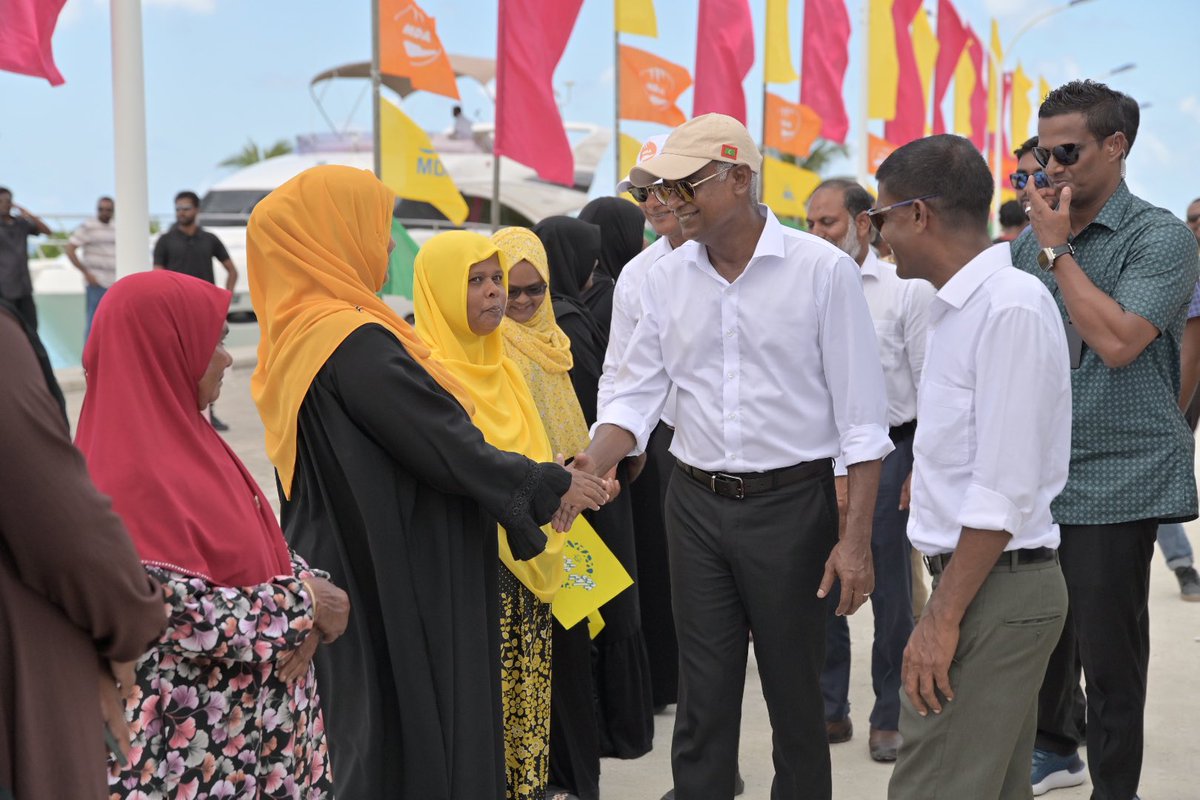 ރިޔާސީ އިންތިހާބު ކެމްޕެއިނަށް ރަައީސް <a href="/ibusolih/">Ibrahim Mohamed Solih</a> ކުރަށްވަމުން ގެންދަވާ ދަތުރުފުޅުގައި ރ.ފައިނުއަށް ވަޑައިގަތުން 💛💛💛
 #VoteMDP
 #UfaaveriAmaanRaajje