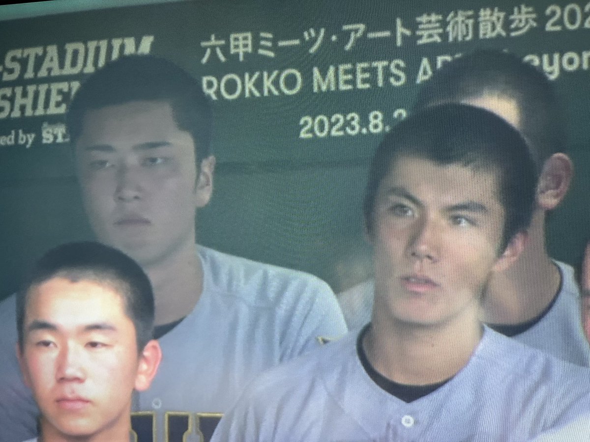 hyogenfreedom's tweet photo. 仙台育英の須江監督が

「雰囲気にのまれるんじゃない！」
「慶應の応援の声が大きいからってなんだ？」
「自分を信じて試合に集中しろ！」
「甲子園の魔物なんかいない！」

と選手に必死で声をかけている…

#仙台育英 #慶應
#甲子園2023 #高校野球 #甲子園決勝 https://t.co/BJF3n2KMxe