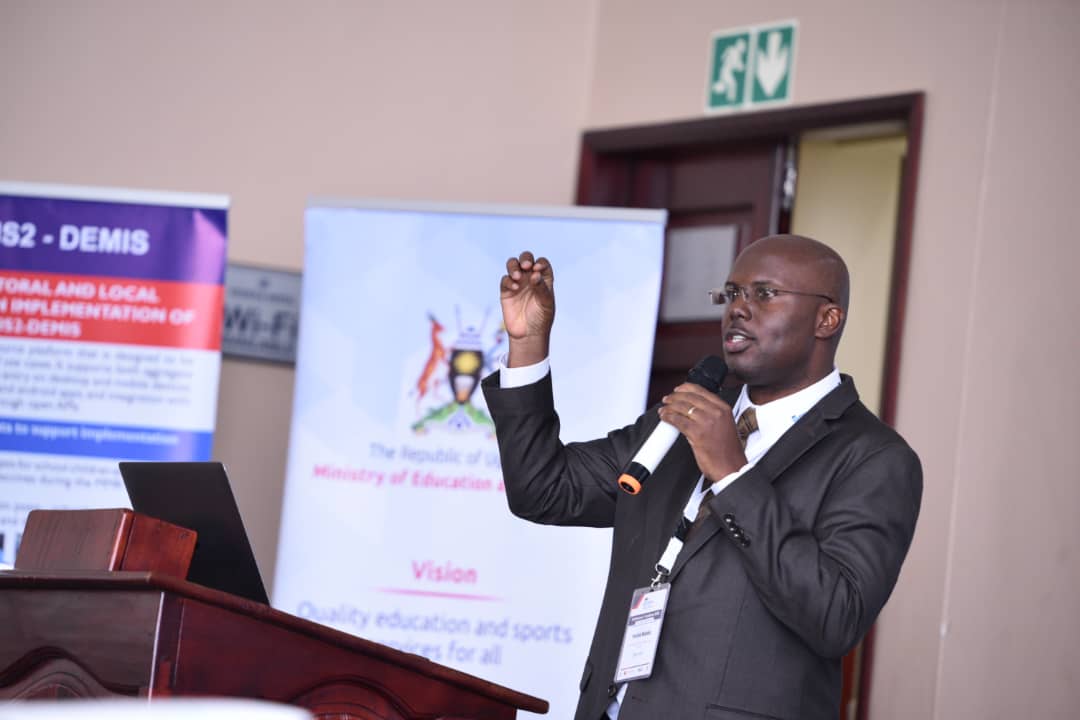 #𝐄𝐝𝐮𝐜𝐔𝐠: 𝐓𝐄𝐋𝐋 𝐓𝐇𝐄 𝐒𝐓𝐎𝐑𝐘 Mr. Muinda: Before 2019, the Ministry of Education was manually managing teacher records and registration. Teachers would incur high costs to travel to Kampala from as far as Arua, or Kotido, just to be served. #OpenGovUg ~ thread...