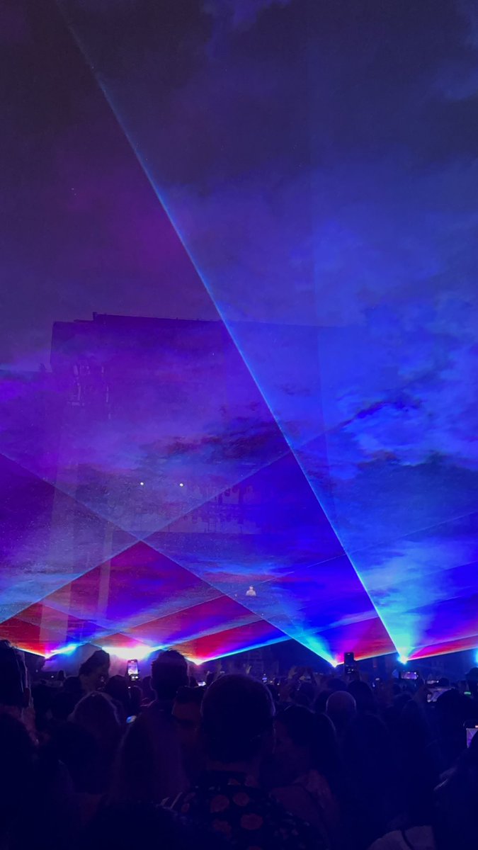 AztroLuvr's tweet photo. Outside land : aespa &amp; Zedd https://t.co/wJPzGpN7y7