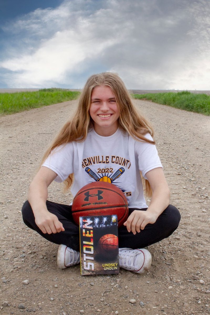 wbrandpub's tweet image. 🍁Coming 10/3: SPIRAL, the 2nd book in the Priders Series by sports enthusiast &amp;amp; #TeenAuthor Lindsey Undlin.

The #YAFiction story follows Cali Horn who, after surviving freshman year in Swallowsville High, discovers his Varsity Team members are being murdered. #FallRelease