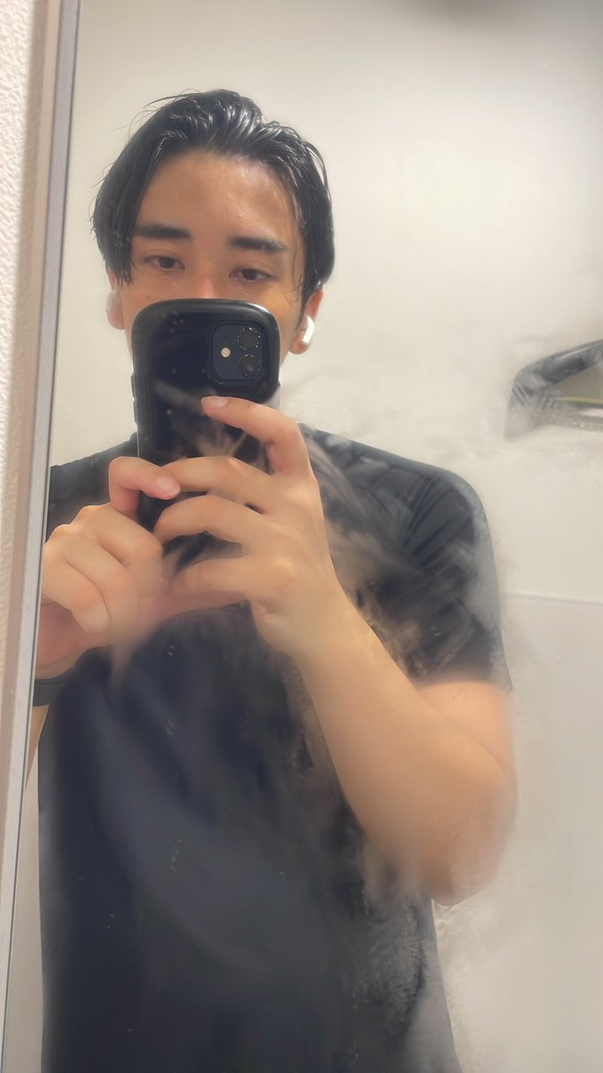 bisuketorock's tweet photo. ジムの鏡今日汚い😂
トレーニング終わり🏋️ https://t.co/nSZzxlG9EE