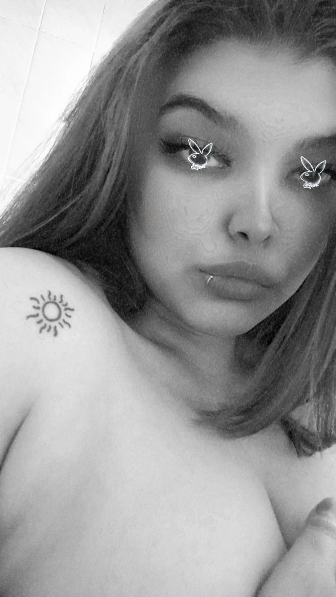 _Fuckangel's tweet photo. Coño me quiero hacer el piercing de nuevo, amo verme perrisima y riquísima https://t.co/jyw6is16Mz