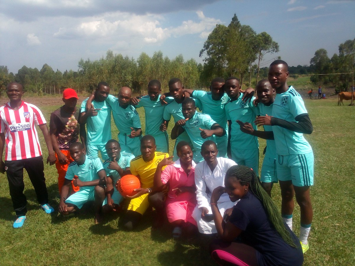NakigoS's tweet photo. Senior Four football team pose for a photo as they prepare for a final match with Senior One. #Binancelunchforchildren @BinanceBCF https://t.co/9j23VMtMvw