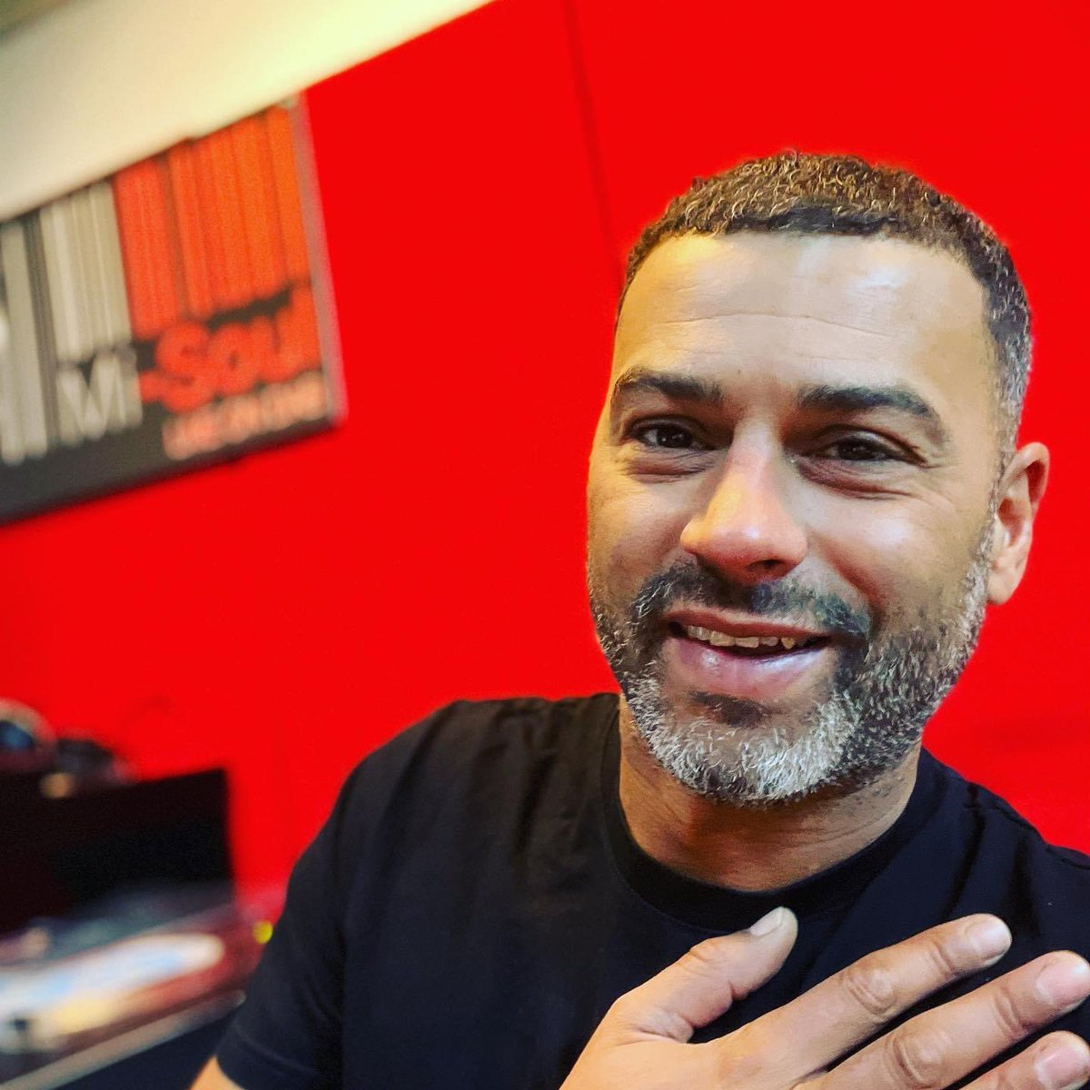 Craig Williams DJ (@craigwilliamsdj) on Twitter photo It’s all about you, me & the music from 1pm !!
#miafternoon - <a href="/misoulradio/">Mi-Soul</a> 📻
☀️😎👊🏽🙌🙏 It’s all about you, me & the music from 1pm !!
#miafternoon - <a href="/misoulradio/">Mi-Soul</a> 📻
☀️😎👊🏽🙌🙏