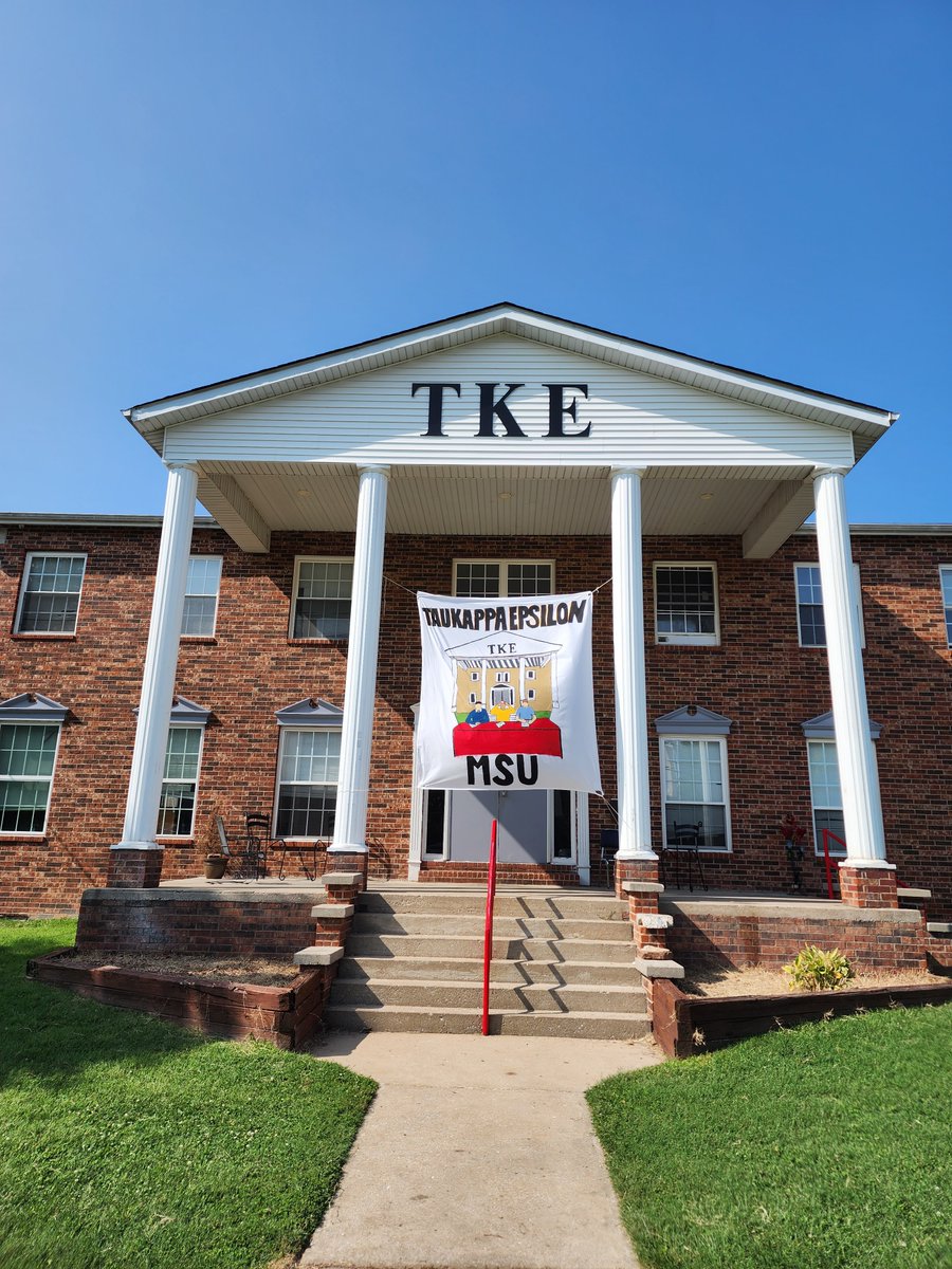 TKE_Fraternity's tweet photo. Region 3 Director Drew Frizzell visited Beta-Eta &amp; Beta-Omega chapters. His Recruitment Tip of the Day: "Everyone in the world wants to be important above all else. One of the ways to make anyone important is to remember their name." #TKErecruitment #BM4BW #TKEnation https://t.co/clxk5TKMlR